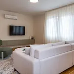 Apart-hotel Kaizen's - Free Parking 4*