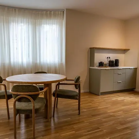 Kaizen's - Free Parking Aparthotel