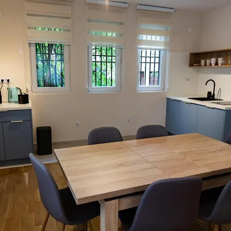 Kaizen's - Free Parking 아파트호텔 3*