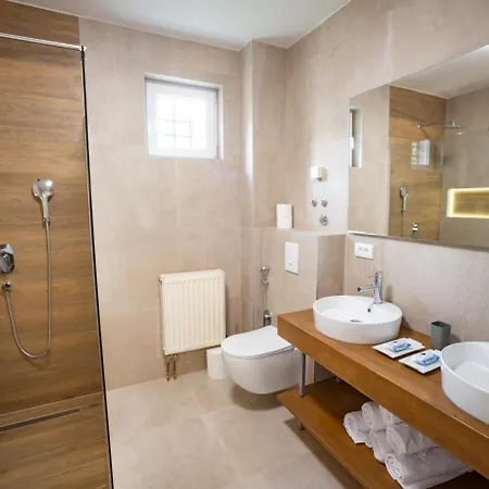 Kaizen's - Free Parking Apartmanhotel 3*