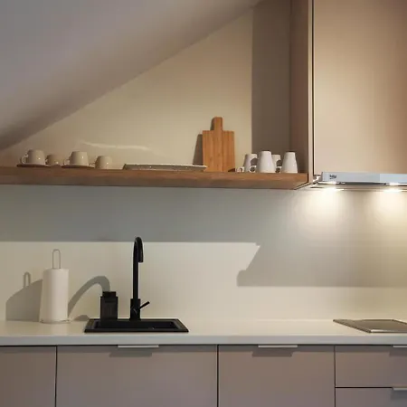 Kaizen's - Free Parking Apartmanhotel 3*