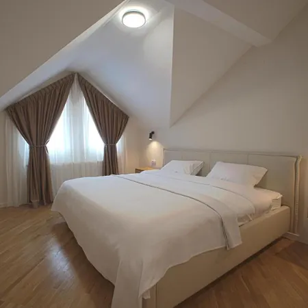 Aparthotel Kaizen's - Free Parking 4*