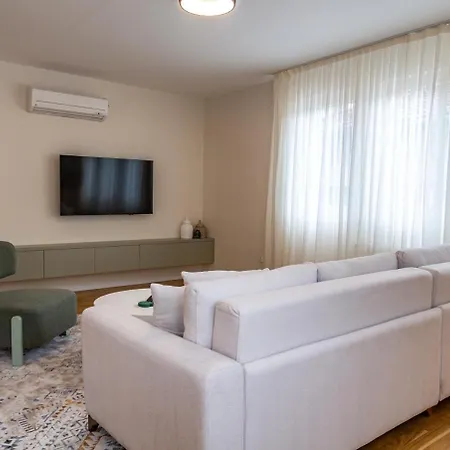 Aparthotel Kaizen's - Free Parking 4*