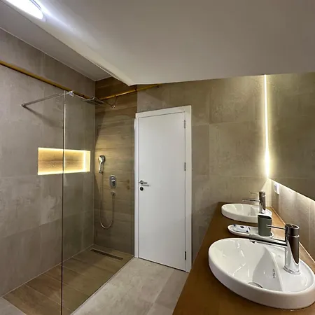 Apartmanhotel Kaizen's - Free Parking 3*