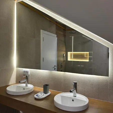 Kaizen's - Free Parking Apartmanhotel Szarajevó